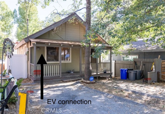 Detail Gallery Image 4 of 20 For 32905 Chipmunk Ln, Arrowbear,  CA 92382 - 2 Beds | 1 Baths