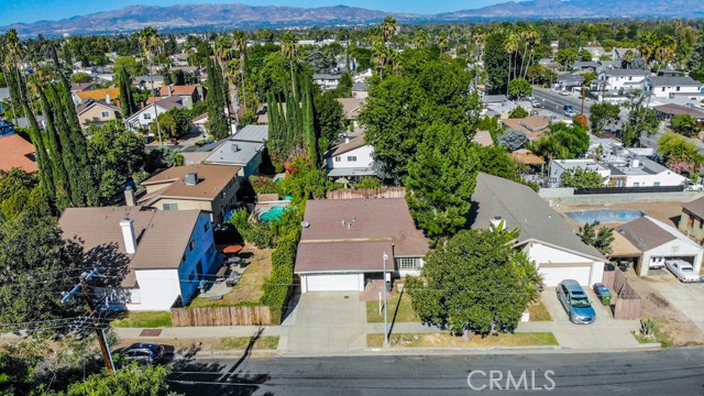 18119 Calvert Street photo 31