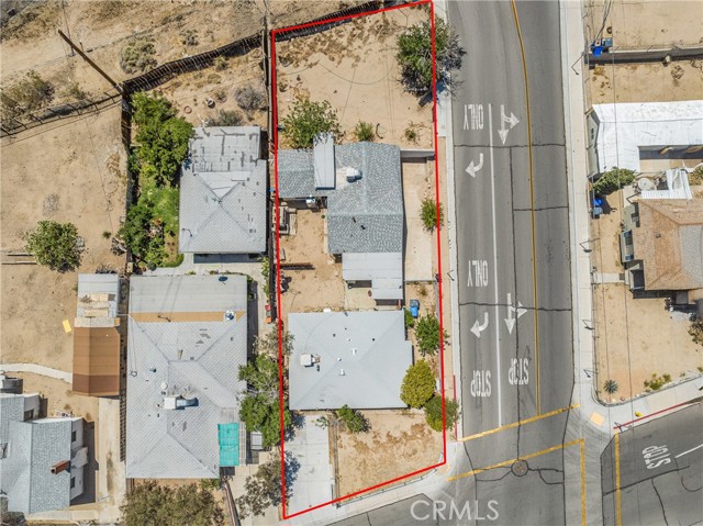 1040 Flora Street, Barstow CA: https://media.crmls.org/medias/52889e68-5920-4e82-bf15-f8b65ec7cea0.jpg