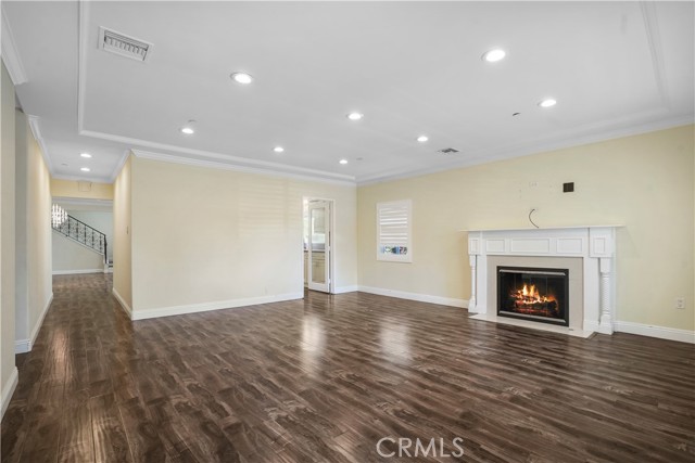Detail Gallery Image 8 of 59 For 1025 E San Jose Ave, Burbank,  CA 91501 - 6 Beds | 6 Baths