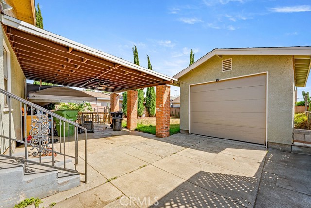 2820 E 6th Street, Los Angeles CA: https://media.crmls.org/medias/52898dbb-195b-4b7c-b28e-bd985498446c.jpg