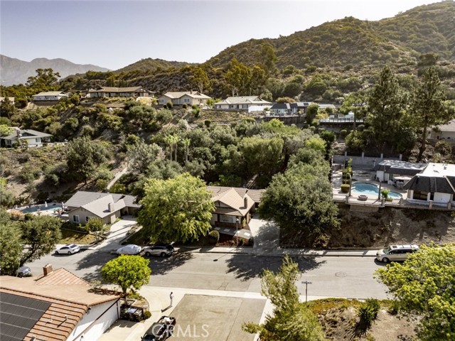 2101 El Arbolita Drive, Glendale CA: https://media.crmls.org/medias/52898e0e-a8be-40d3-a549-49d906e44c34.jpg