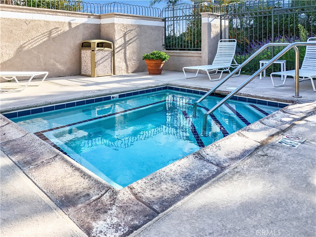 https://media.crmls.org/medias/5289a146-8fcf-4f55-914a-533934ece477.jpg?preset=X-Large