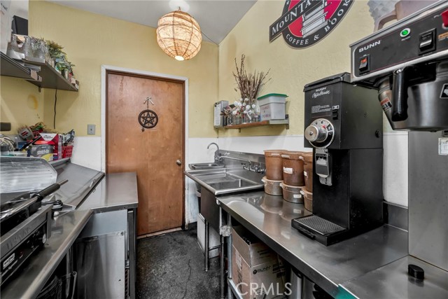 0, Cobb CA: https://media.crmls.org/medias/5289dc30-ec0b-43ab-899b-045f0e4b1ffe.jpg