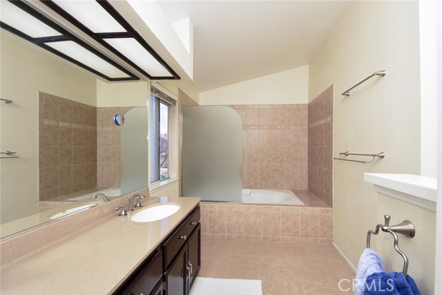 Detail Gallery Image 13 of 28 For 1798 Noah Dr, Corona,  CA 92878 - 3 Beds | 2/1 Baths