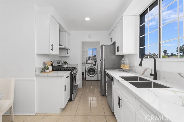 Detail Gallery Image 9 of 31 For 1301 S Courtney Ave, Fullerton,  CA 92833 - 3 Beds | 2 Baths