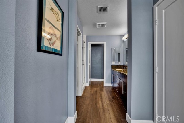 Image 48 of 75 For 300 4th Street 214