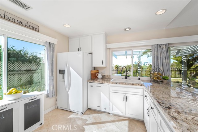 Detail Gallery Image 9 of 46 For 26041 Avenida Bonachon, Mission Viejo,  CA 92691 - 4 Beds | 2 Baths