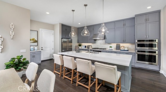 200 Lily Loop, Irvine CA: https://media.crmls.org/medias/528aea91-87f5-4327-875f-4494630f39a2.jpg
