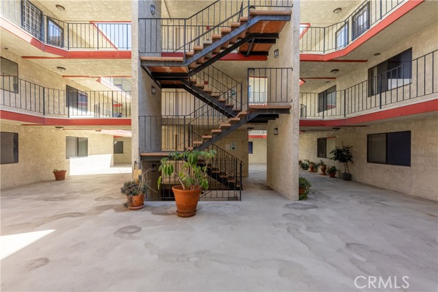 Detail Gallery Image 40 of 46 For 3530 Elm Ave #112,  Long Beach,  CA 90755 - 2 Beds | 2 Baths