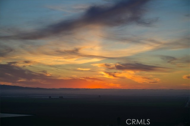 1561 Cielo Lane, Nipomo CA: https://media.crmls.org/medias/528b191a-9d4c-4b9c-8a5c-76a0eb735a33.jpg
