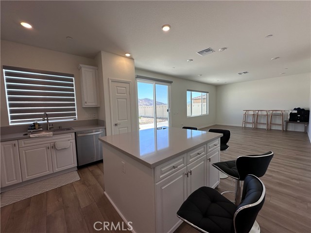Detail Gallery Image 6 of 24 For 4615 Florence Dr, Lake Elsinore,  CA 92530 - 4 Beds | 3 Baths
