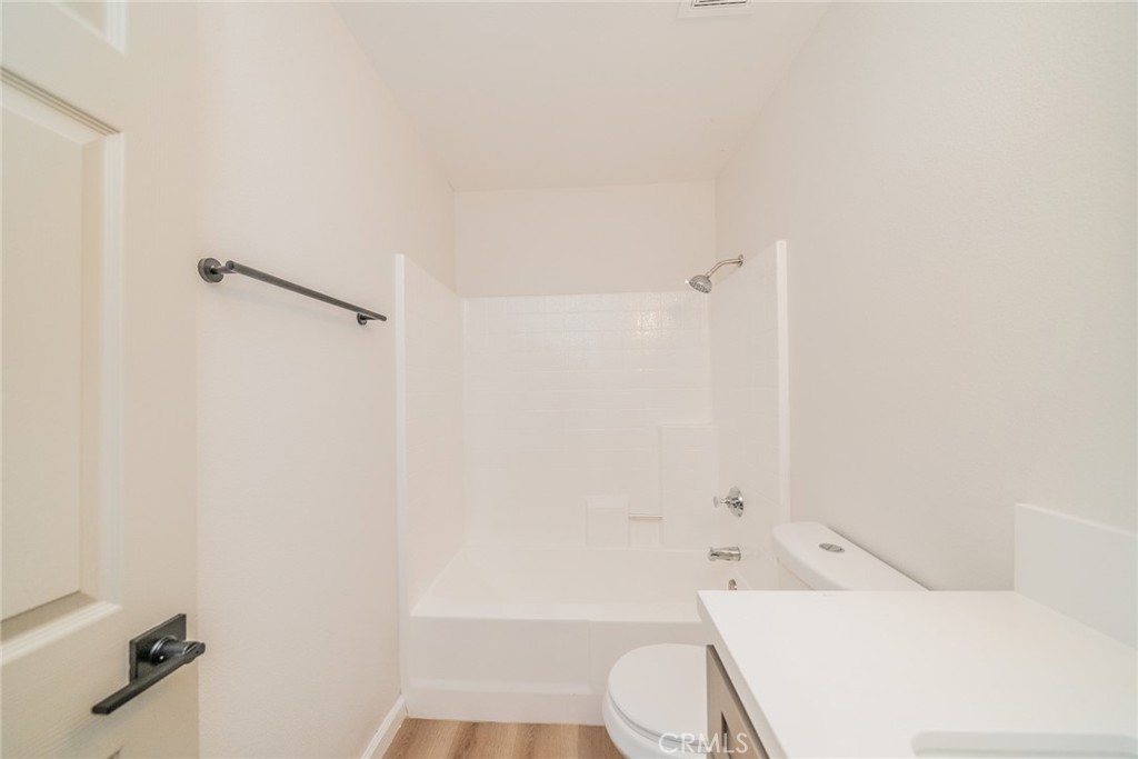 https://media.crmls.org/medias/528caf29-039c-4e0c-a9f0-ecfe6c051b01.jpg?preset=X-Large