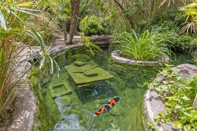 25769 Oak Leaf Court, Valencia CA: https://media.crmls.org/medias/528cd425-0944-49a0-8fe5-ffcbbccf5d67.jpg