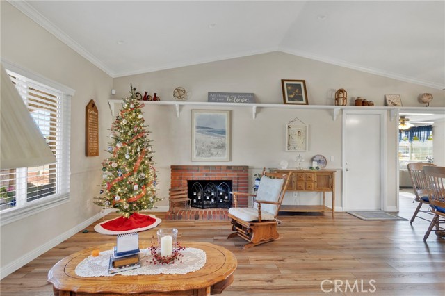 Detail Gallery Image 11 of 54 For 12718 Triple Tree Ter, Victorville,  CA 92392 - 3 Beds | 2 Baths