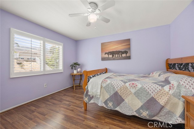 27509 Colt Drive, Corona CA: https://media.crmls.org/medias/528e2005-385a-4077-b9c9-b42dcf65afc9.jpg