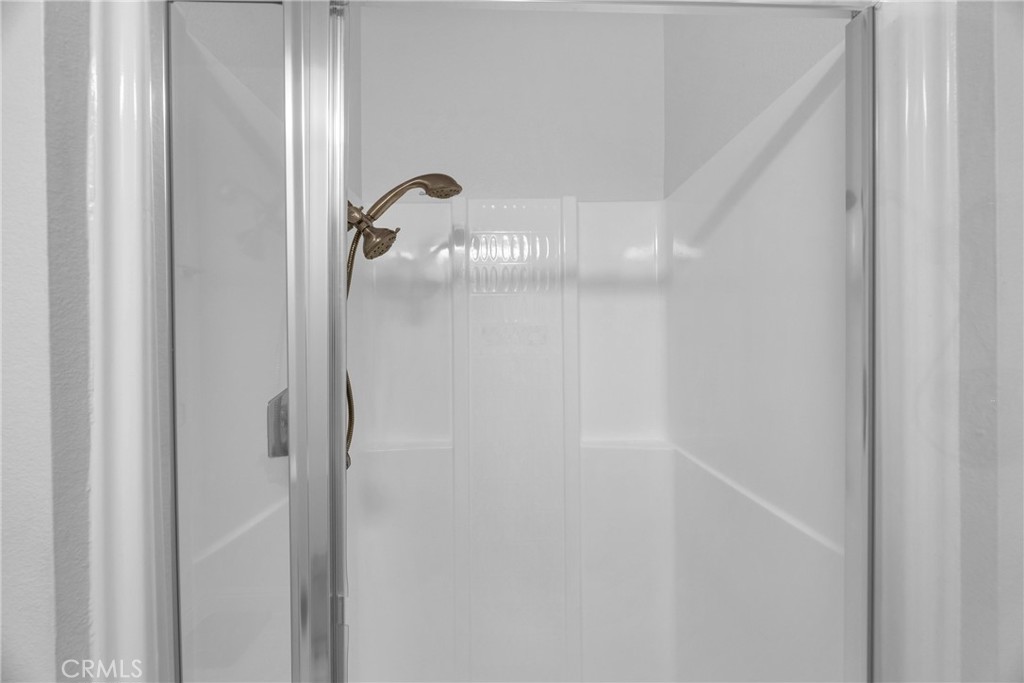 https://media.crmls.org/medias/528e4a00-6b17-4b37-b727-be62c7be233f.jpg?preset=X-Large