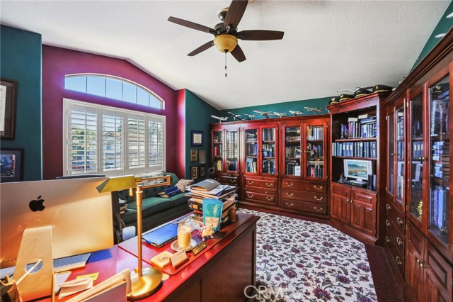 Detail Gallery Image 15 of 48 For 32186 Placer Belair, Temecula,  CA 92591 - 4 Beds | 3 Baths