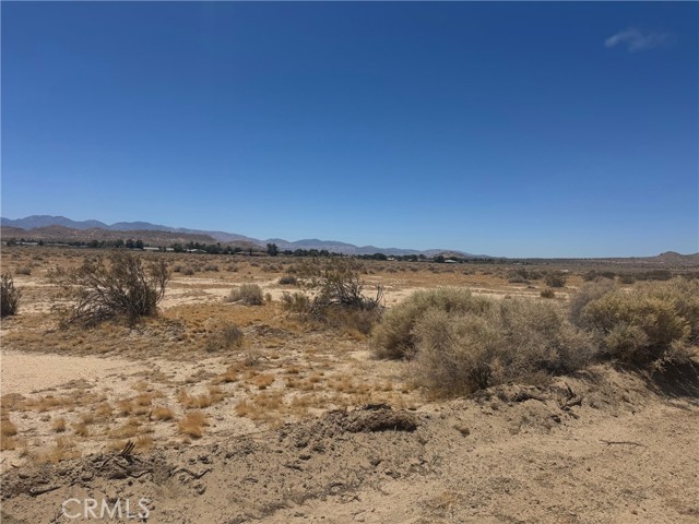 0 E Avenue M, Lake Los Angeles CA: https://media.crmls.org/medias/528eb2ca-88fa-4d3c-80f0-466e7c5c10c2.jpg