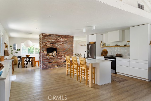 2136 E Jackson Avenue, Orange CA: https://media.crmls.org/medias/528f519c-1313-45bc-b561-5b1641dc52a6.jpg