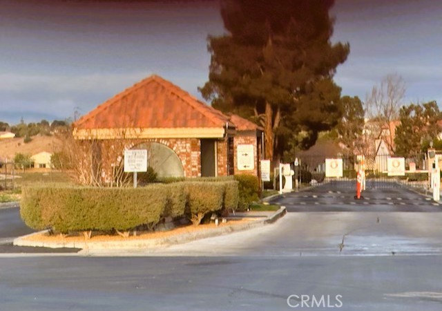 https://media.crmls.org/medias/528f5cae-ca2c-416e-9ee5-6e1aa1a3a7f2.jpg?preset=X-Large