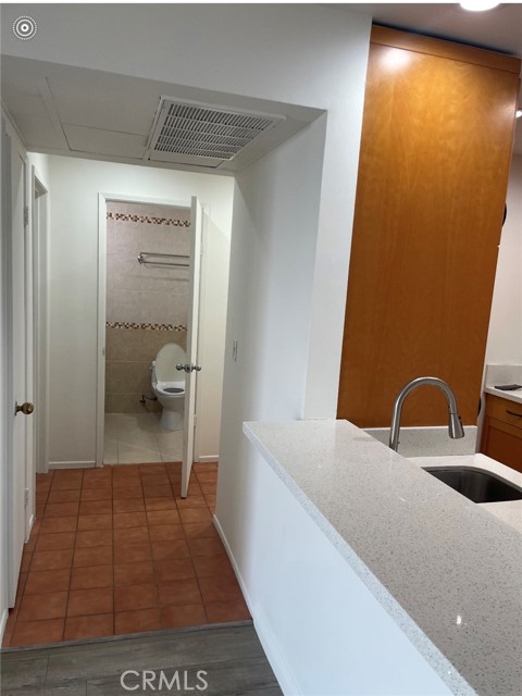 Detail Gallery Image 8 of 13 For 8530 Holloway Dr #418,  Los Angeles,  CA 90069 - 1 Beds | 1 Baths