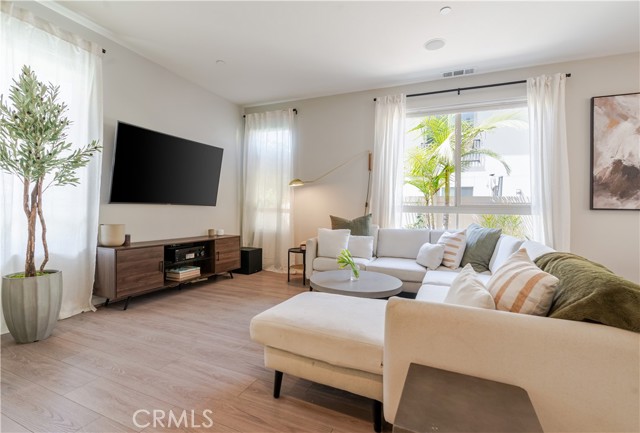 Detail Gallery Image 1 of 55 For 12017 Rock Creek Ct, Hawthorne,  CA 90250 - 4 Beds | 2/1 Baths
