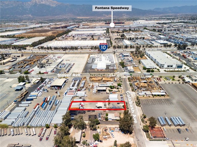 10566 Calabash Avenue, Fontana CA: https://media.crmls.org/medias/5290c233-6c05-4563-a51a-38c532ce9dbb.jpg