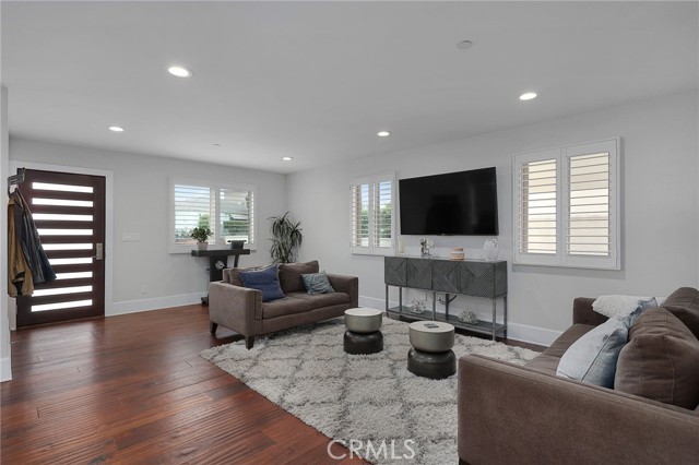 2025 Prospect Avenue, Hermosa Beach CA: https://media.crmls.org/medias/52918291-9dac-4c6f-b077-5ae6b4fd3f65.jpg