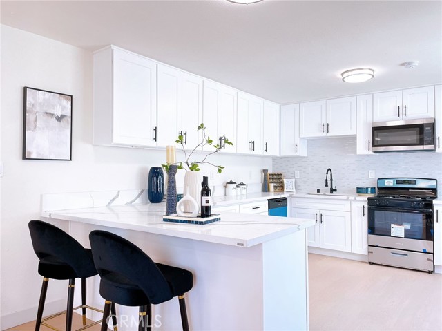 1243 W 98TH Street, Los Angeles CA: https://media.crmls.org/medias/52922515-4efe-4a1c-907a-69653eda5460.jpg