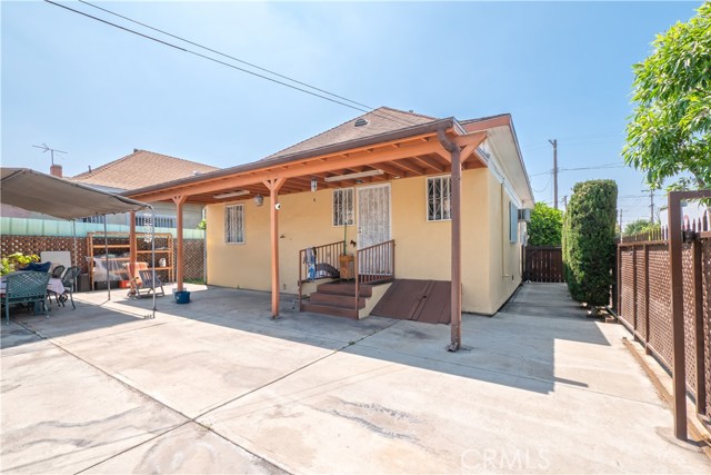 1203 E 33rd Street, Los Angeles CA: https://media.crmls.org/medias/529245b4-8fa9-42b5-90db-a81ce2cef1ba.jpg