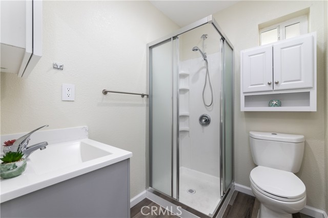 Detail Gallery Image 10 of 19 For 1135 N Howard St a,  Glendale,  CA 91207 - 2 Beds | 2 Baths