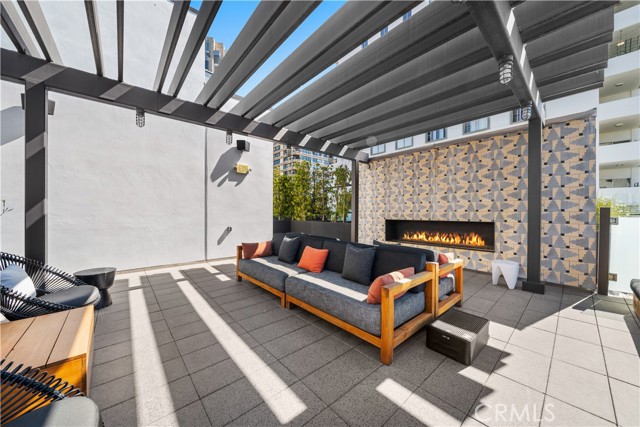 Detail Gallery Image 66 of 70 For 10777 Wilshire Bld #310,  Los Angeles,  CA 90024 - 2 Beds | 2 Baths