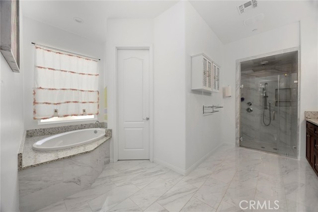 Detail Gallery Image 16 of 27 For 13611 Faringford Ln, Bakersfield,  CA 93311 - 4 Beds | 3 Baths