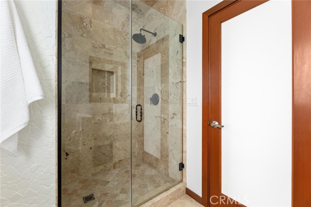 Detail Gallery Image 22 of 67 For 721 12th St, Manhattan Beach,  CA 90266 - 5 Beds | 4 Baths