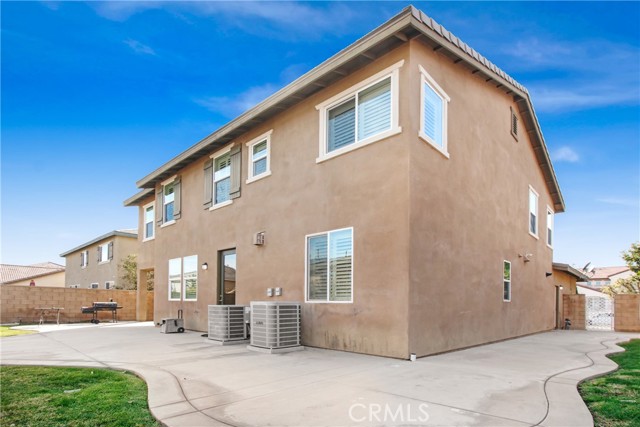 Detail Gallery Image 20 of 21 For 5594 Skimmer Dr, Jurupa Valley,  CA 91752 - 5 Beds | 3 Baths