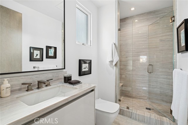 Image 33 of 62 For 304 Bay Front