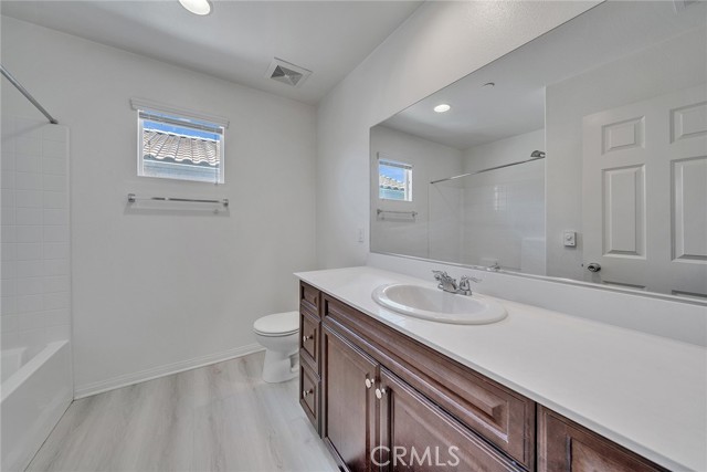7265 Enclave Drive, Eastvale CA: https://media.crmls.org/medias/5294655c-c230-41da-8df2-cab409bf2eb2.jpg