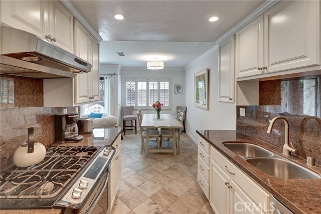 1180 Strawberry Lane, Glendora CA: https://media.crmls.org/medias/52946b78-4180-4d02-a9e4-d26962fa6ac9.jpg