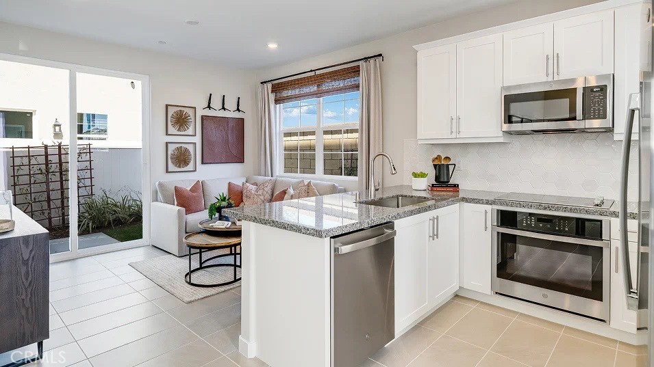 2523 E Lincoln Paseo