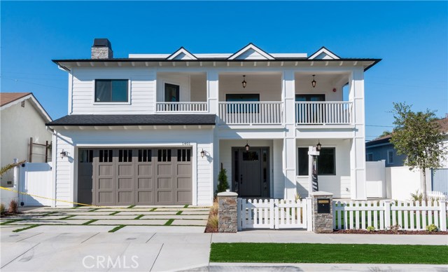1401 Lynngrove Drive, Manhattan Beach, California 90266, 5 Bedrooms Bedrooms, ,5 BathroomsBathrooms,Residential,Sold,Lynngrove,SB17035435