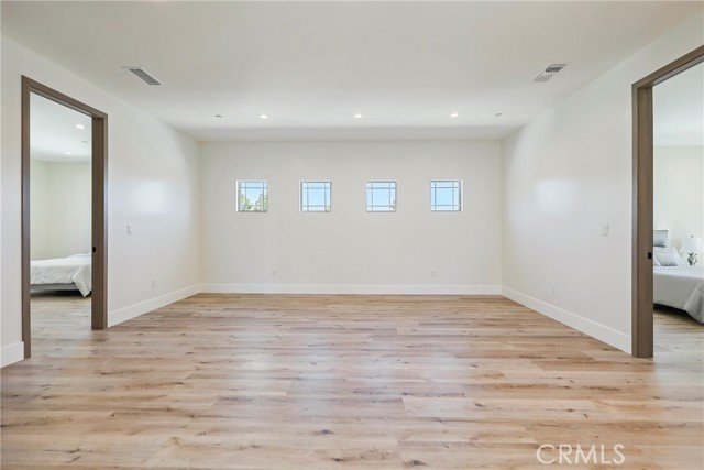 Detail Gallery Image 13 of 30 For 10347 Mapledale St, Bellflower,  CA 90706 - 4 Beds | 3 Baths