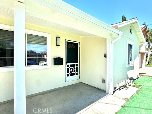 Detail Gallery Image 4 of 8 For 13003 Calvert St, Van Nuys,  CA 91401 - 3 Beds | 2 Baths