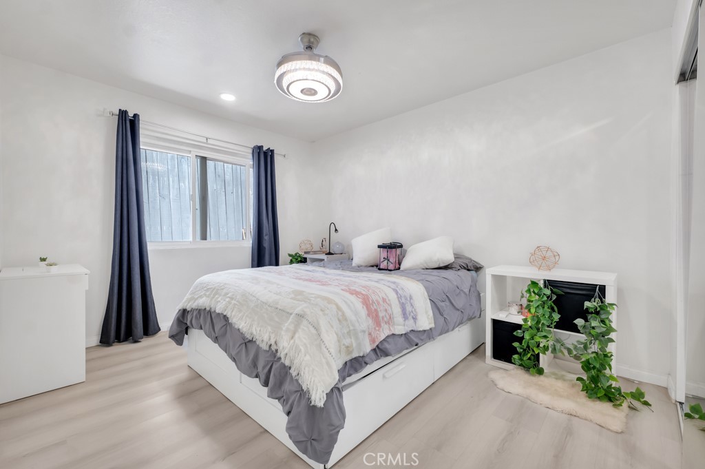https://media.crmls.org/medias/52976dd3-1d44-4133-b84a-004bed0b007d.jpg?preset=X-Large
