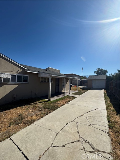 410 N San Jacinto Street, Hemet CA: https://media.crmls.org/medias/52976dd4-2b99-4d54-b707-1dfe20eb15a2.jpg