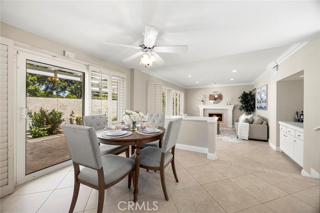 45 Colonial, Irvine CA: https://media.crmls.org/medias/52977770-89d9-470a-afdf-404059e45571.jpg