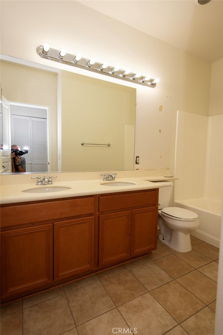 MLS #OC25273018 image #16