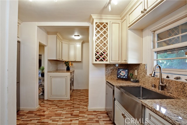 404 N Vinedo Avenue, Pasadena CA: https://media.crmls.org/medias/5297adfe-1c88-4ff4-a765-11ee7d92bbb5.jpg