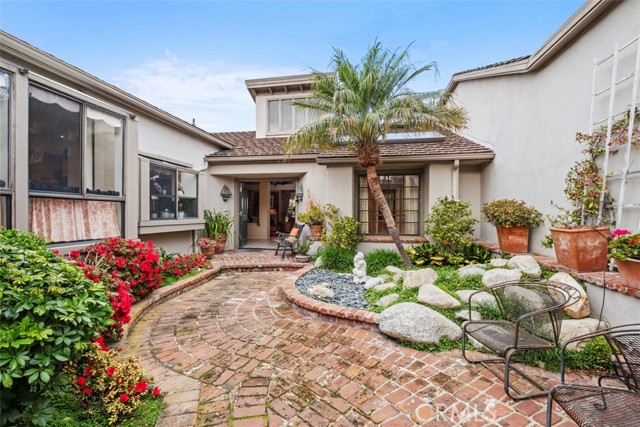 Detail Gallery Image 4 of 31 For 23 Ocean Vista, Newport Beach,  CA 92660 - 2 Beds | 2/1 Baths