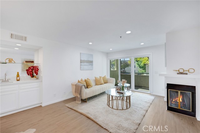 Detail Gallery Image 9 of 21 For 625 E Del Mar Bld #201,  Pasadena,  CA 91101 - 2 Beds | 2 Baths